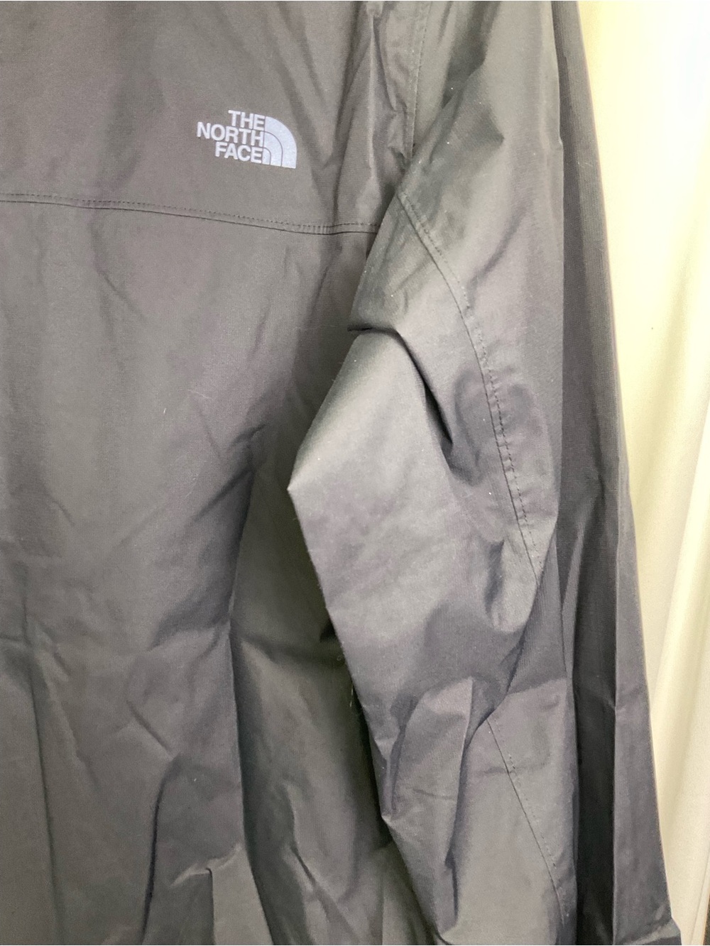 The North Face Men's Black Hooded Rain Jacket - Picture 10 of 13